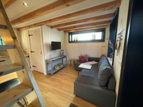 Inviting Chalet In Monnickendam With Garden