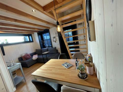 Inviting Chalet In Monnickendam With Garden