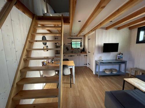 Inviting Chalet In Monnickendam With Garden