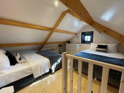 Inviting Chalet In Monnickendam With Garden