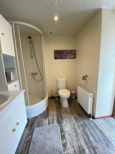 C'est La Vie Houseboat