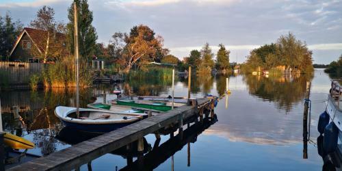 C'est La Vie Houseboat