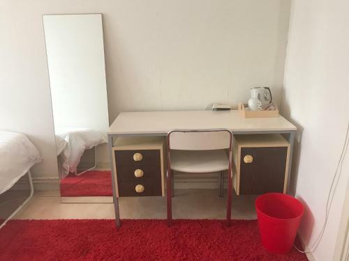 Hostal Amby Family House