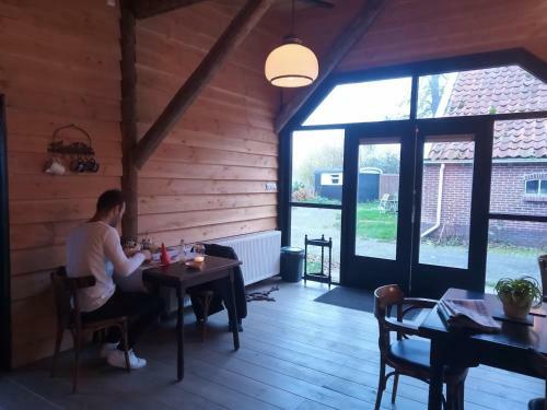 Bed & Breakfast Lidewei-pipowagen