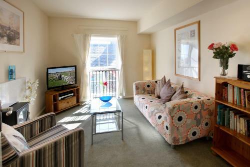 Hostal Discovery Accommodation