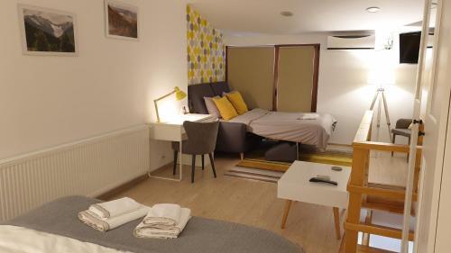 Fagaras Cosy Flat, King Bed & Double Sofa Bed Wifi