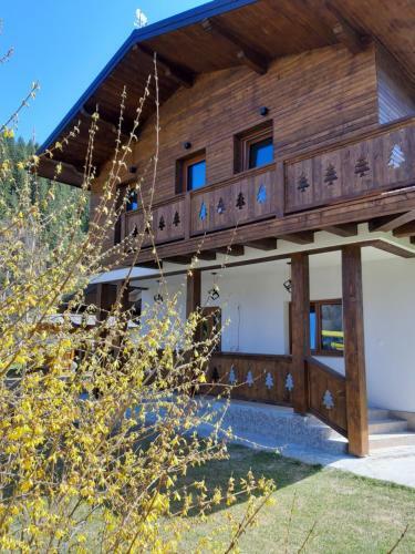Hostal Chalet Mugure De Brad
