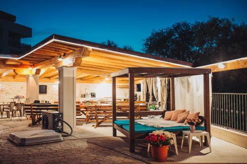 Hostal Camera Matrimoniala Cu Acces Ciubar Relax