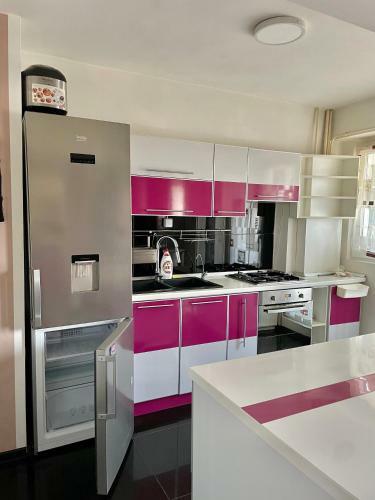 Apartament Cu 3 Dormitoare Jolie.m