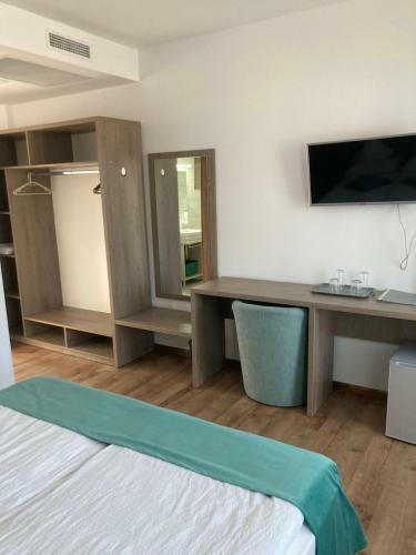 Hostal Sim House