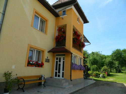 Hostal Gyongyvirag Vendeghaz
