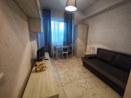 Palas Apartment White Story