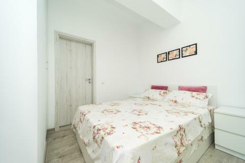 Panorama View Apartment 2km To Palas