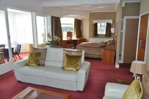 Expanse Hotel