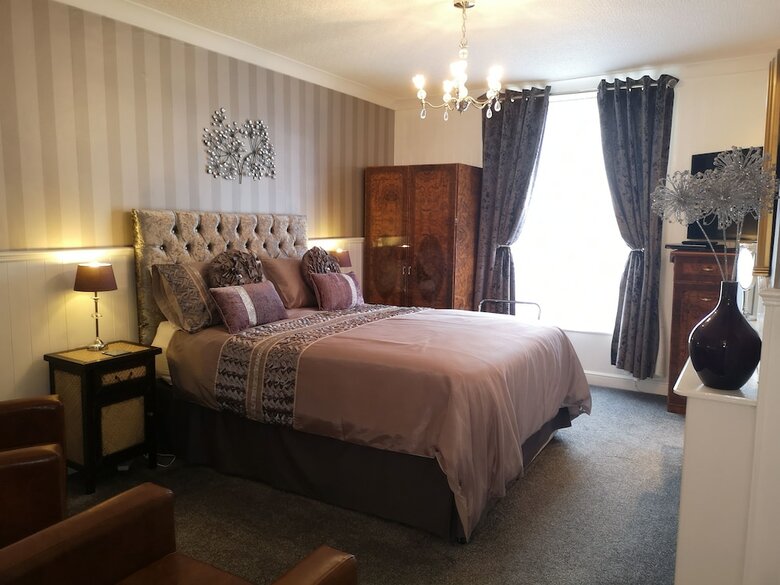 Hostal Sunflower Lodge