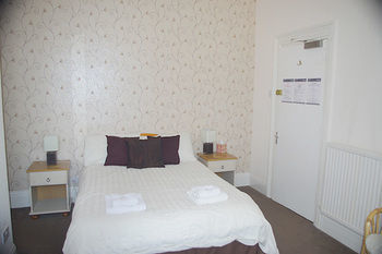 Hostal Etherleigh Guest House
