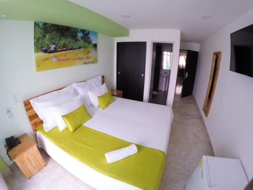 Kamaleb Farallones Hotel