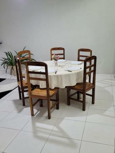 Sobrado 6 Amplo E Confort�vel Em Condom�nio