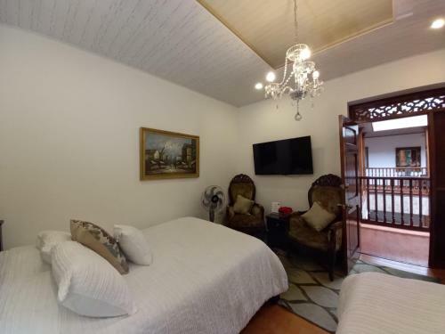 Hotel Salamina Highs