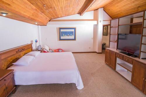 Stunning Llanogrande Paradise Villa / Pool & Jacuzzi