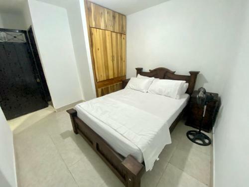Casa R�stica Con Terraza, En El Coraz�n Del Pueblo