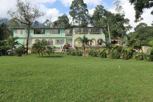 Hotel Centro Vacacional Y Recreativo La Ermita - Sasaima