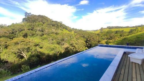 Chal� Do Lago Em Cunha