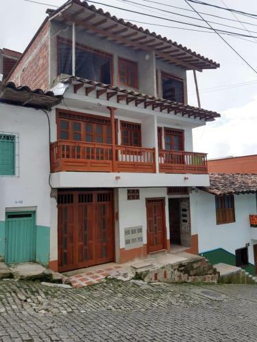 Apartamento Con Buena Ubicaci�n Y Estacionamiento