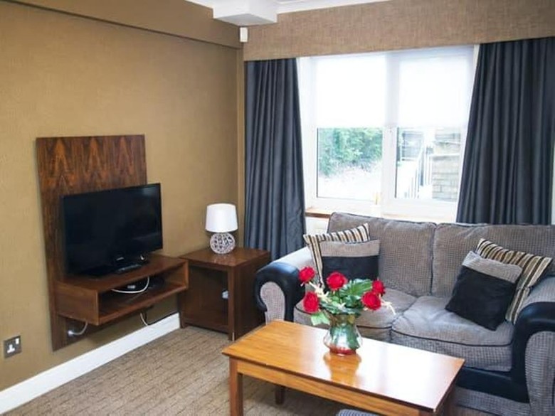 The New London Carlton Hotel