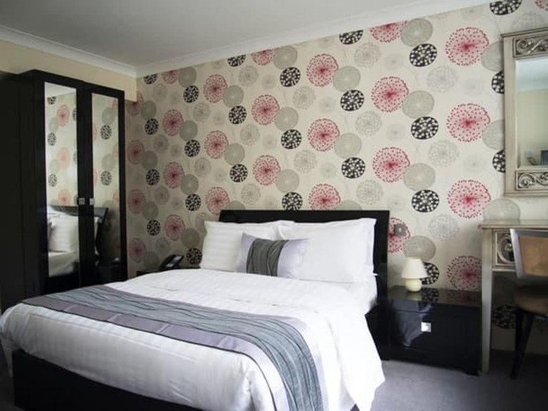 The New London Carlton Hotel
