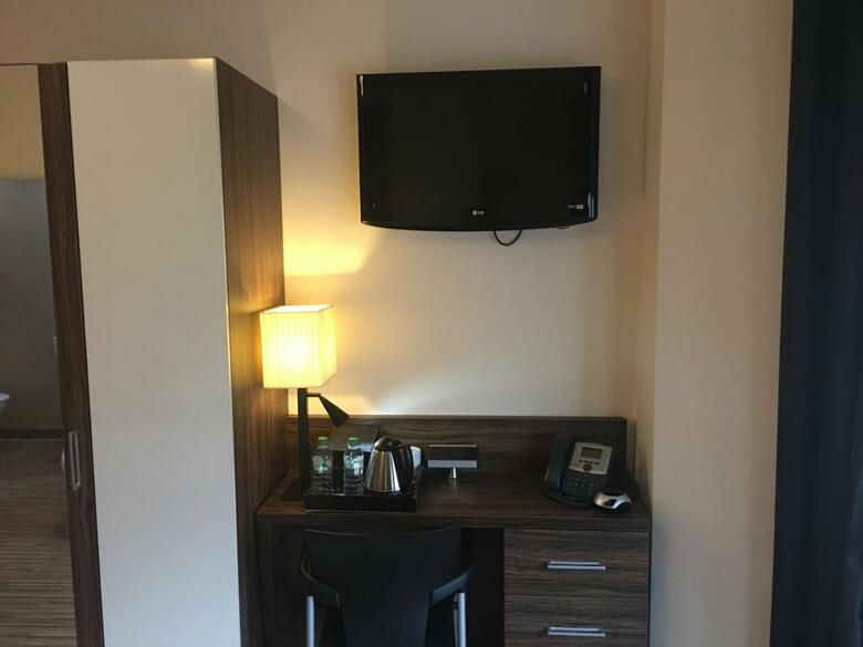 Hotel Simply Rooms & Suites