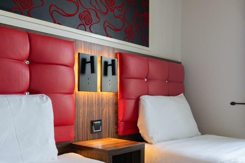 Hotel Simply Rooms & Suites