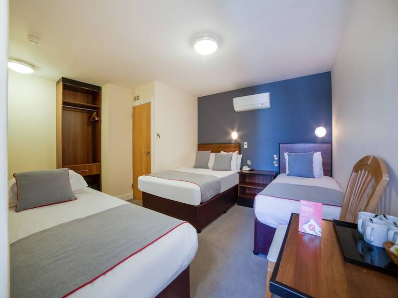Elysee Hotel - Hyde Park