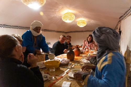 Bivouac Erg Chegaga Nomademoi