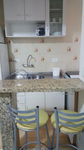 �timo Apartamento No Centro Mobiliado E Com Garagem