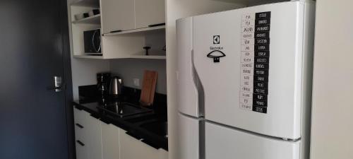Apartamento Studio Sol Da Tarde Centro Cwb- Ayn066