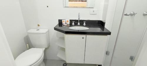 Apartamento Studio Rua XV Central- Ayn075