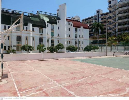 Apartamento Con Piscina, Playa A 2 Calles.