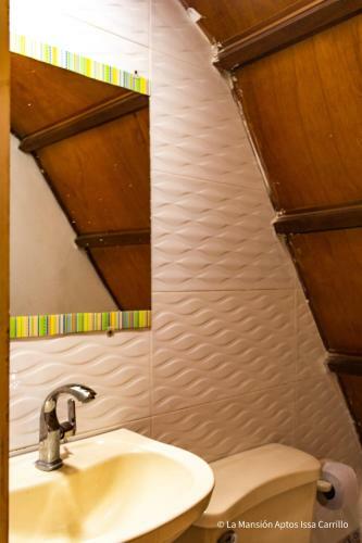 Apartamentos La Mansi�n - Issa Carrillo