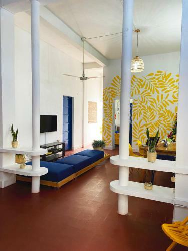 Hostal La Puerta Azul Hostel