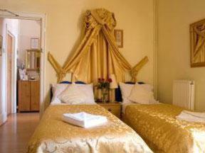 Hostal Kirkwood House