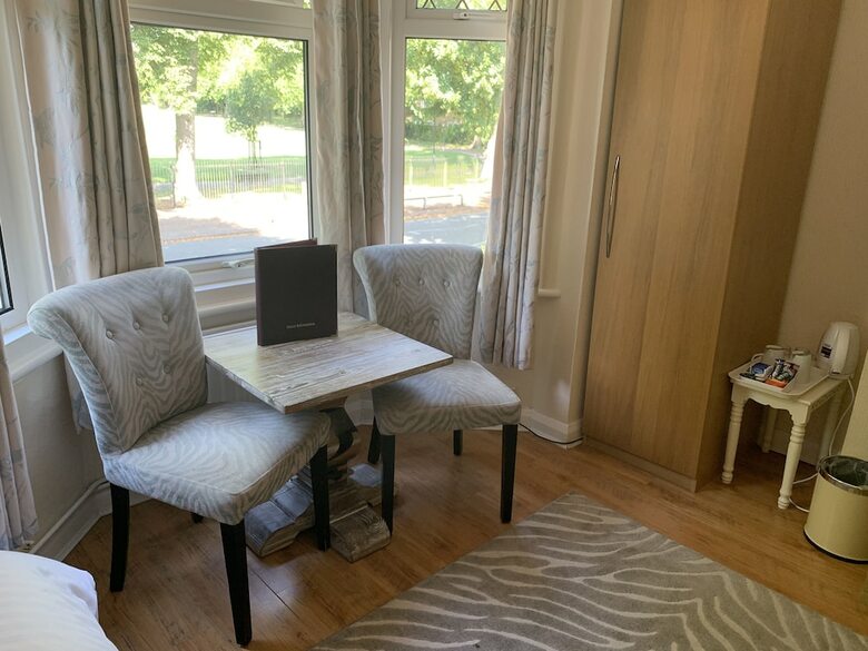 Hostal Parkview Guesthouse