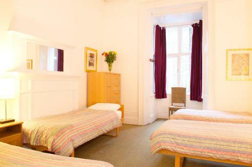 Hostal Curzon House Hotel
