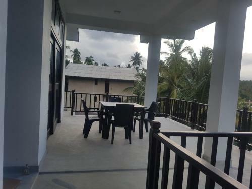 Hotel Waves Hiri