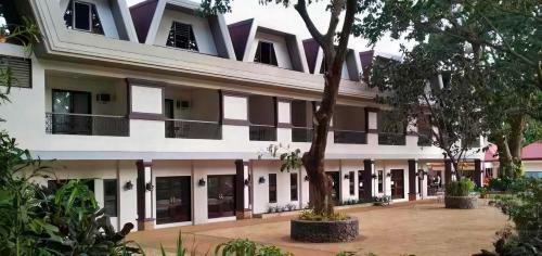 Hotel Momarco Forest Cove