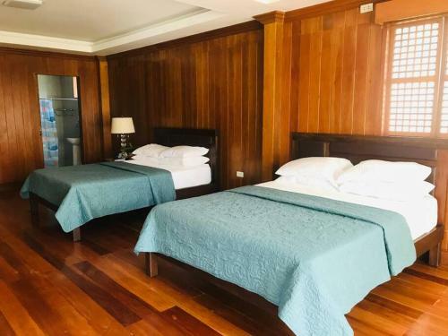 Casa Elena Staycation