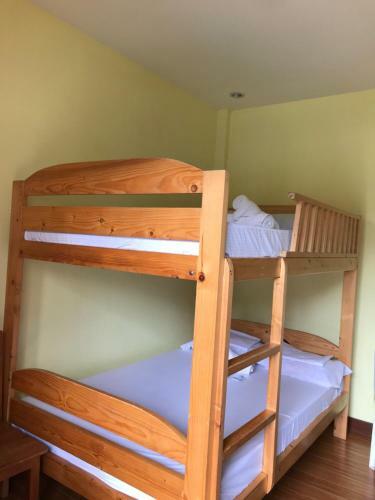 Hotel Jhunlyn Room Rental