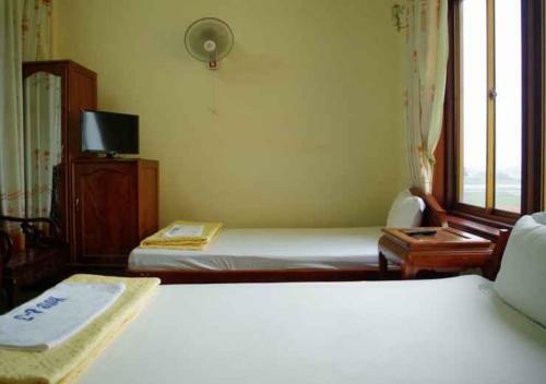 8-3 Hotel