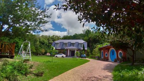 Find Alice Homestays