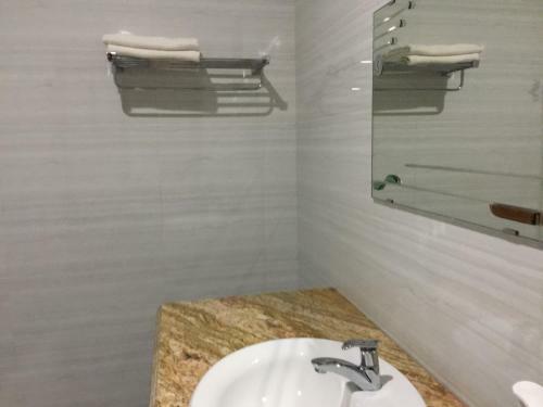 Hotel Kh�ch S?n Nam ?�ng